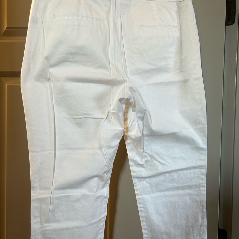 CAPRIS Jones, New York new with tags white stretch